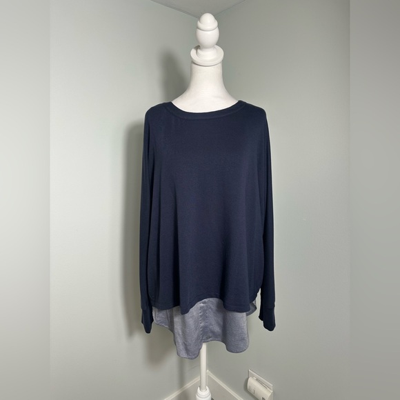 Vince Mixed media navy shirttail blouse  size Medium - Picture 3 of 16